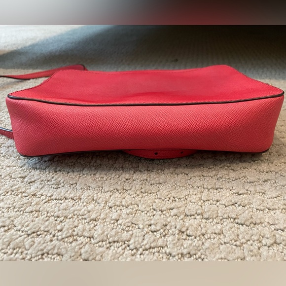 Michael Kors Jet Set Large Crossbody in Watermelon - Picture 9 of 9